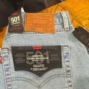 Levi's Men's Premium Light Blue Straight Jeans